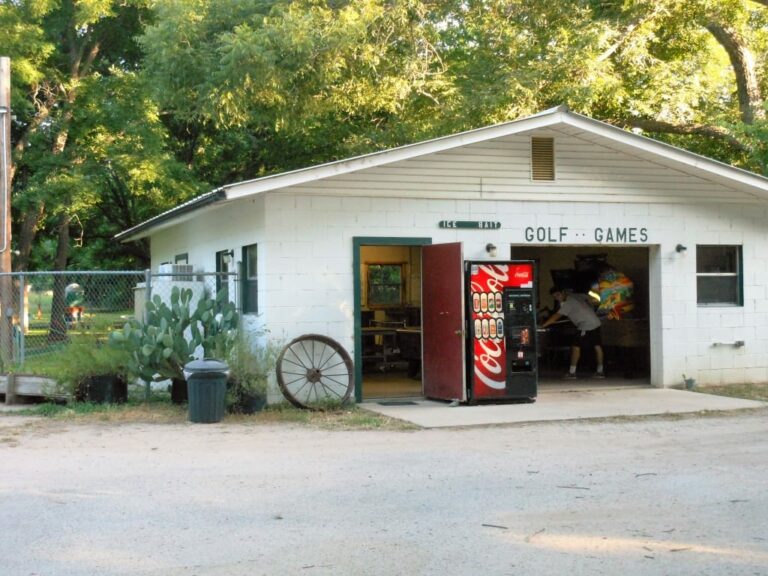 gamerooma 1024x768 1 768x576